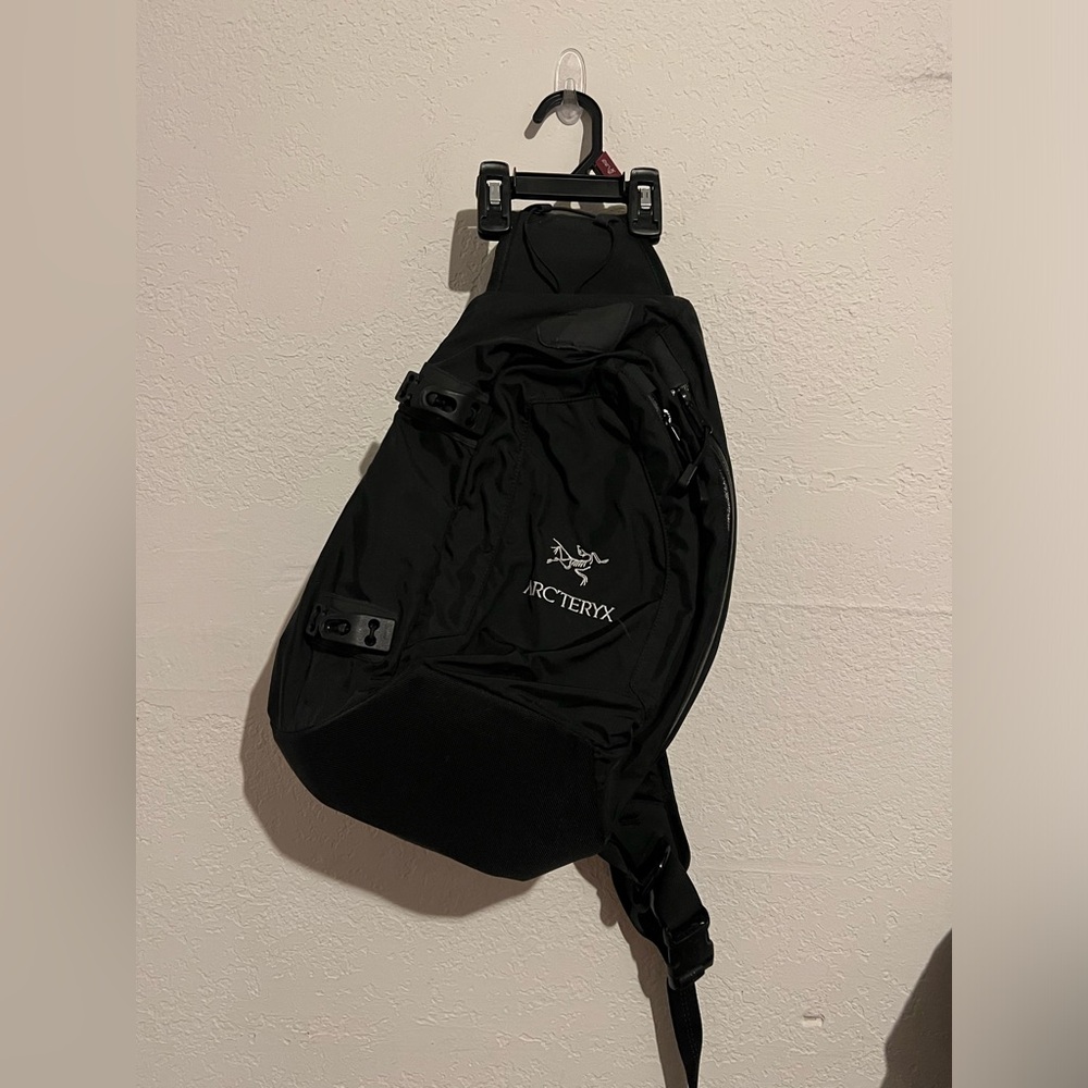 Arc'teryx Quiver Crossbody Sling Bag